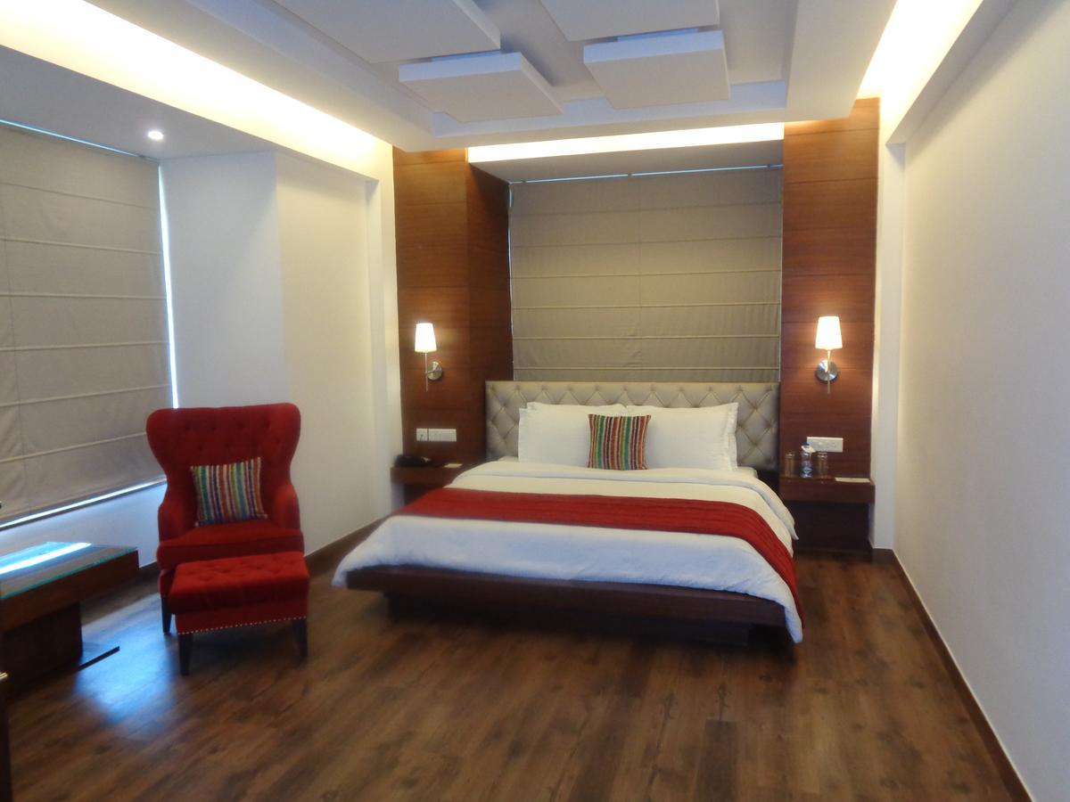 Rs Sarovar Portico Hotel 4*