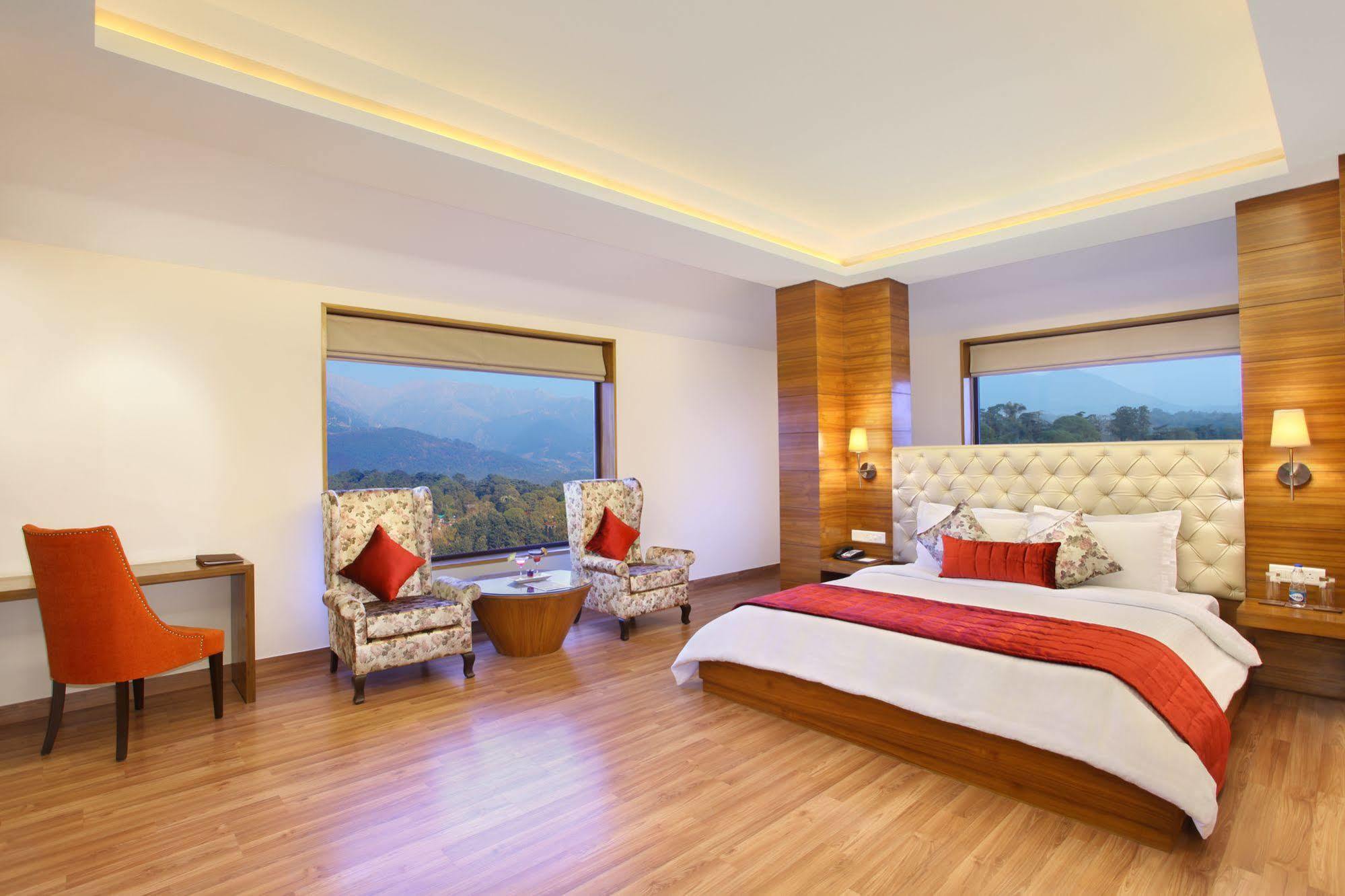 Rs Sarovar Portico Hotel 4*